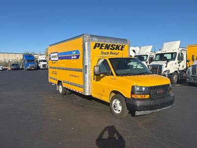 GMC G33903 Box Truck - 401HP, 6 Speed Automatic, Roll up Door