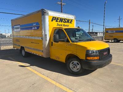 GMC G33903 Box Truck - 401HP, 6 Speed Automatic, Roll up Door