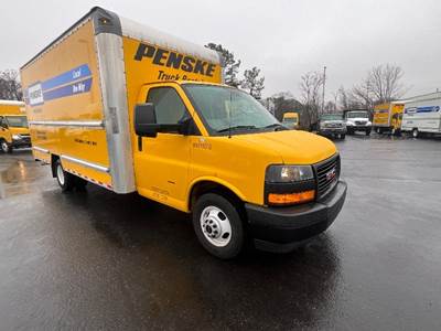 GMC G33903 Box Truck - 401HP, 6 Speed Automatic, Roll up Door