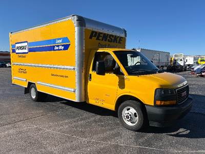 GMC G33903 Box Truck - 401HP, 6 Speed Automatic, Roll up Door