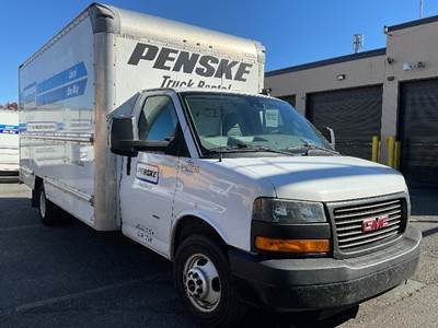 GMC G33903 Box Truck - 401HP, 6 Speed Automatic, Roll up Door