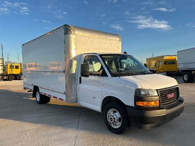 GMC G33903 Box Truck - 401HP, 6 Speed Automatic, Roll up Door
