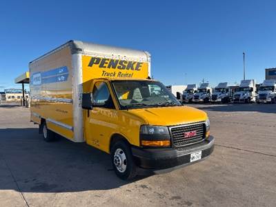 GMC G33903 Box Truck - 401HP, 6 Speed Automatic, Roll up Door