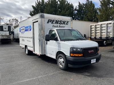 GMC G33903 Box Truck - 401HP, 6 Speed Automatic, Roll up Door