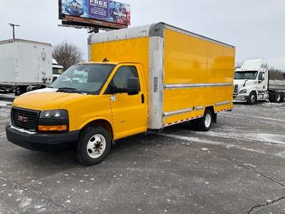 GMC G33903 Box Truck - 401HP, 6 Speed Automatic, Roll up Door