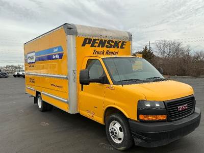 GMC G33903 Box Truck - 401HP, 6 Speed Automatic, Roll up Door