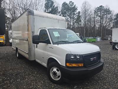 GMC G33903 Box Truck - 401HP, 6 Speed Automatic, Roll up Door