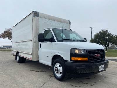 GMC G33903 Box Truck - 401HP, 6 Speed Automatic, Roll up Door