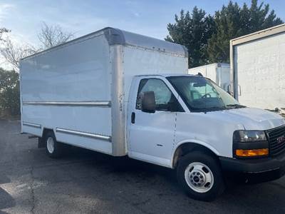 GMC G33903 Box Truck - 401HP, 6 Speed Automatic, Roll up Door