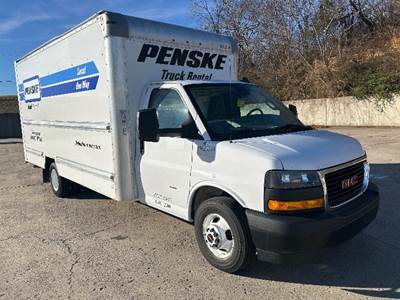 GMC G33903 Box Truck - 401HP, 6 Speed Automatic, Roll up Door