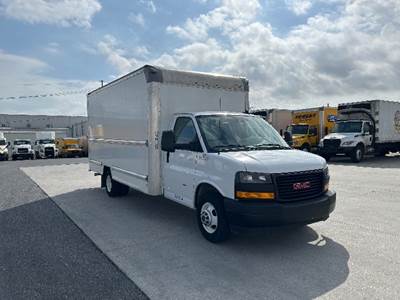 GMC G33903 Box Truck - 401HP, 6 Speed Automatic, Roll up Door
