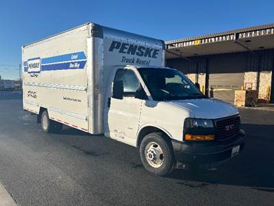 GMC G33903 Box Truck - 401HP, 6 Speed Automatic, Roll up Door