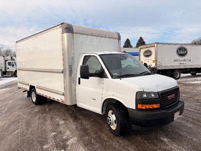 GMC G33903 Box Truck - 401HP, 6 Speed Automatic, Roll up Door