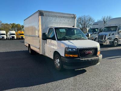 GMC G33903 Box Truck - 401HP, 6 Speed Automatic, Roll up Door