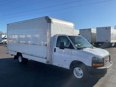 GMC G33903 Box Truck - 401HP, 6 Speed Automatic, Roll up Door