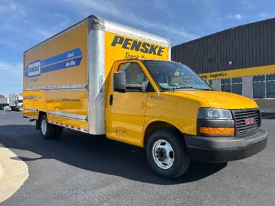 GMC G33903 Box Truck - 401HP, 6 Speed Automatic, Roll up Door