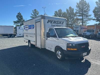 GMC G33903 Box Truck - 401HP, 6 Speed Automatic, Roll up Door