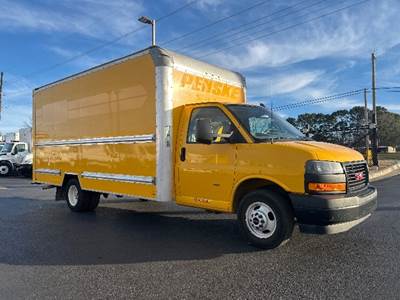 GMC G33903 Box Truck - 401HP, 6 Speed Automatic, Roll up Door