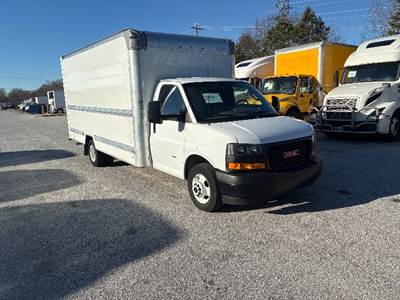 GMC G33903 Box Truck - 401HP, 6 Speed Automatic, Roll up Door