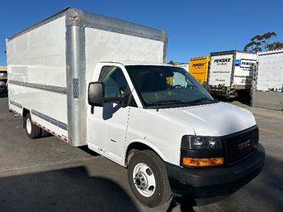 GMC G33903 Box Truck - 401HP, 6 Speed Automatic, Roll up Door