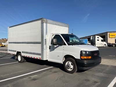 GMC G33903 Box Truck - 401HP, 6 Speed Automatic, Roll up Door
