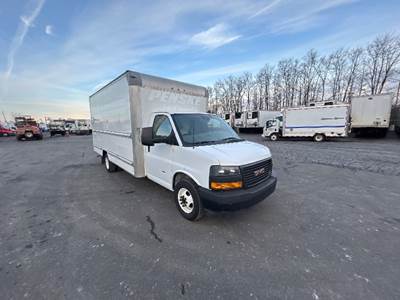 GMC G33903 Box Truck - 401HP, 6 Speed Automatic, Roll up Door