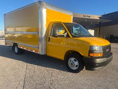 GMC G33903 Box Truck - 401HP, 6 Speed Automatic, Roll up Door