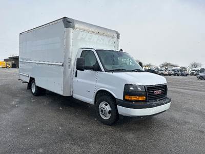GMC G33903 Box Truck - 401HP, 6 Speed Automatic, Roll up Door