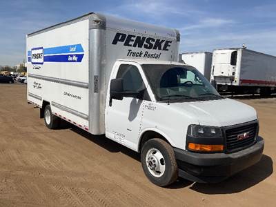 GMC G33903 Box Truck - 401HP, 6 Speed Automatic, Roll up Door