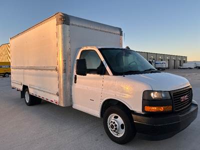 GMC G33903 Box Truck - 401HP, 6 Speed Automatic, Roll up Door