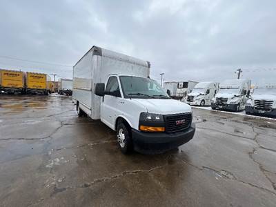GMC G33903 Box Truck - 401HP, 6 Speed Automatic, Roll up Door