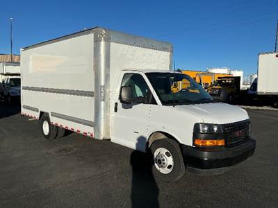 GMC G33903 Box Truck - 401HP, 6 Speed Automatic, Roll up Door
