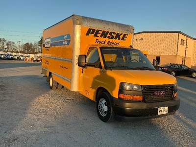 GMC G33903 Box Truck - 401HP, 6 Speed Automatic, Roll up Door