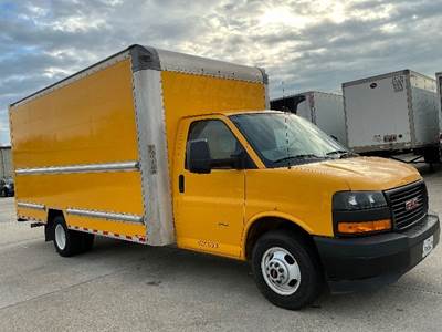 GMC G33903 Box Truck - 401HP, 6 Speed Automatic, Roll up Door