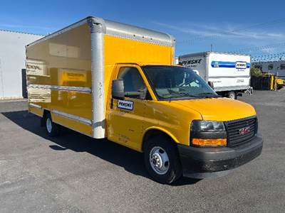 GMC G33903 Box Truck - 401HP, 6 Speed Automatic, Roll up Door