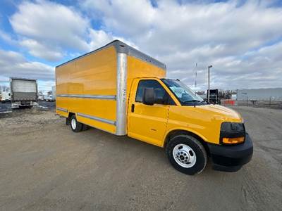 GMC G33903 Box Truck - 401HP, 6 Speed Automatic, Roll up Door