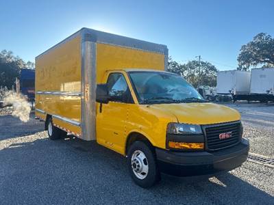 GMC G33903 Box Truck - 401HP, 6 Speed Automatic, Roll up Door