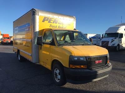 GMC G33903 Box Truck - 401HP, 6 Speed Automatic, Roll up Door