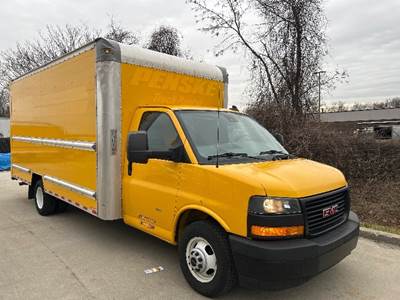 GMC G33903 Box Truck - 401HP, 6 Speed Automatic, Roll up Door