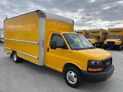 GMC G33903 Box Truck - 401HP, 6 Speed Automatic, Roll up Door