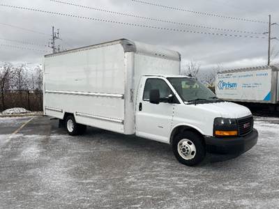 GMC G33903 Box Truck - 401HP, 6 Speed Automatic, Roll up Door