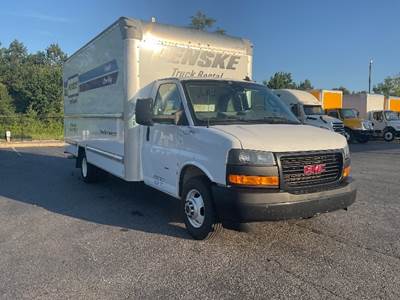 GMC G33903 Box Truck - 401HP, 6 Speed Automatic, Roll up Door