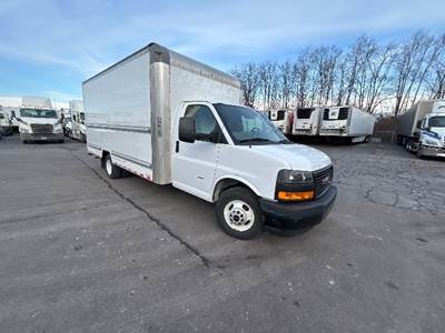 GMC G33903 Box Truck - 401HP, 6 Speed Automatic, Roll up Door