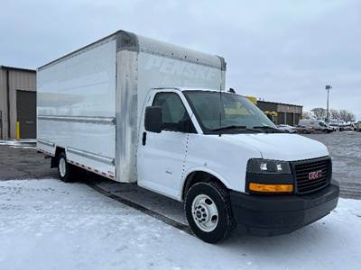 GMC G33903 Box Truck - 401HP, 6 Speed Automatic, Roll up Door