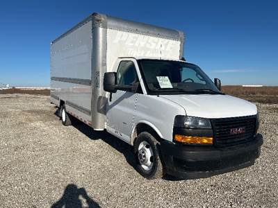 GMC G33903 Box Truck - 401HP, 6 Speed Automatic, Roll up Door