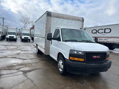 GMC G33903 Box Truck - 401HP, 6 Speed Automatic, Roll up Door