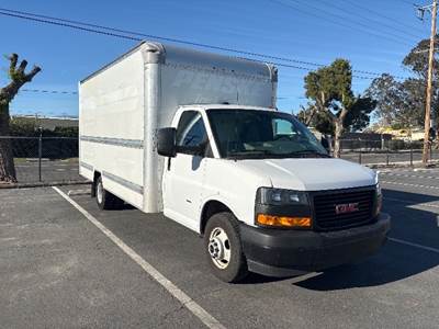 GMC G33903 Box Truck - 401HP, 6 Speed Automatic, Roll up Door