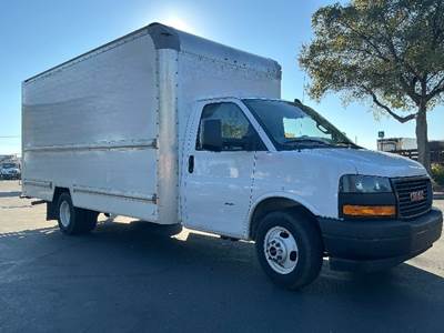 GMC G33903 Box Truck - 401HP, 6 Speed Automatic, Roll up Door
