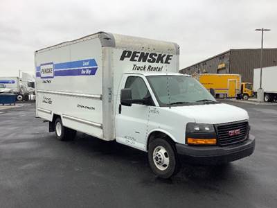 GMC G33903 Box Truck - 401HP, 6 Speed Automatic, Roll up Door
