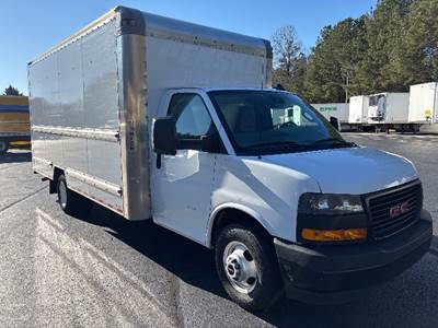 GMC G33903 Box Truck - 401HP, 6 Speed Automatic, Roll up Door